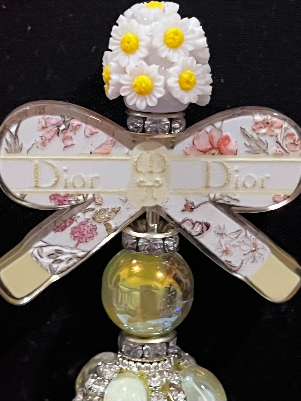 Designer inspired yellow floral daisy and bow decor monogram focal fancy pen - Picture 2 of 7